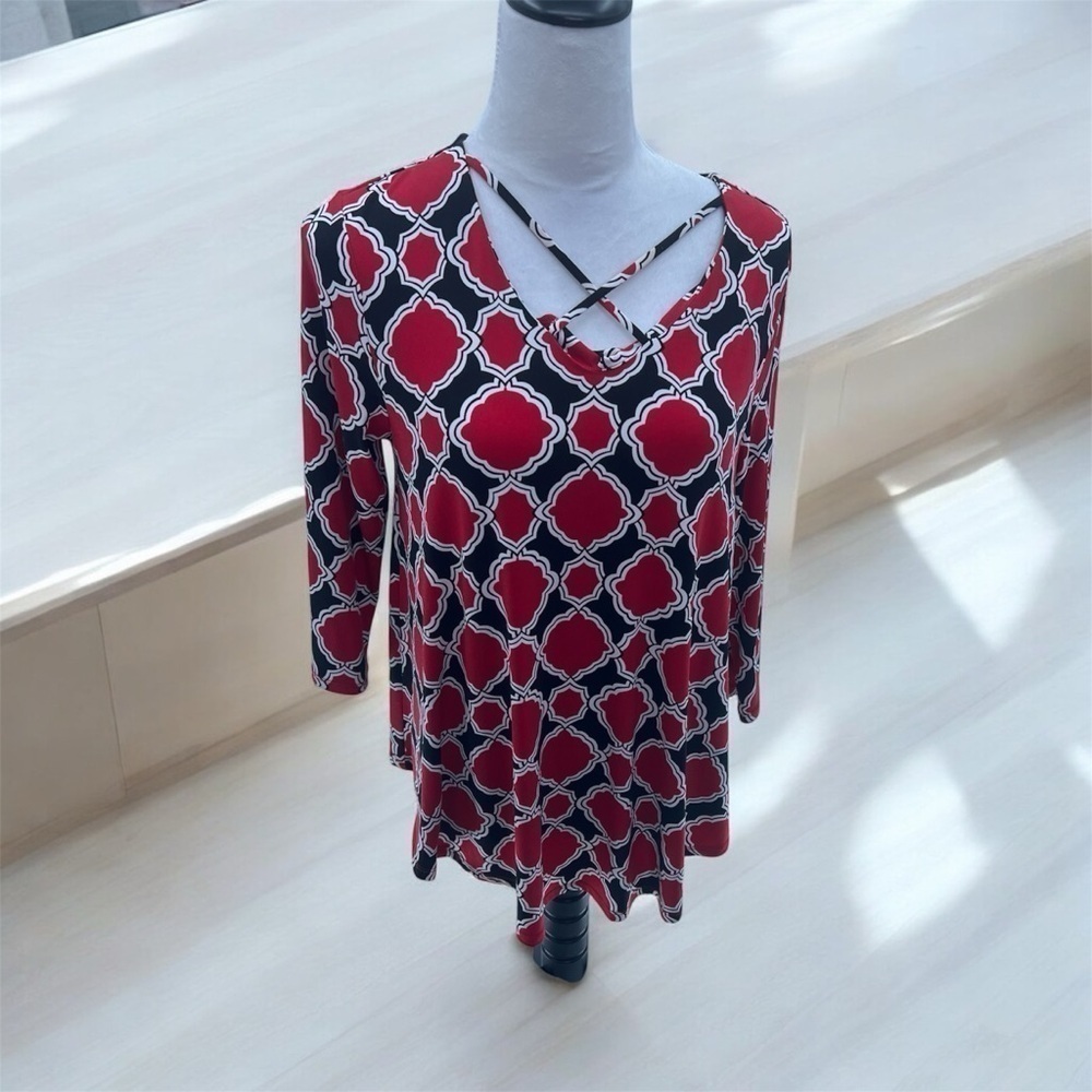 Chico's Women's Red Multi Geo Print Criss-Cross Top Sz 0 (S/4) | Mint Condition